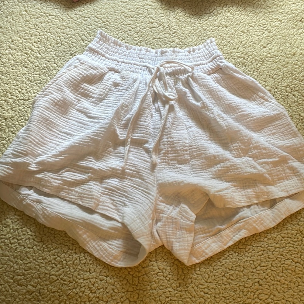 white flowy shorts